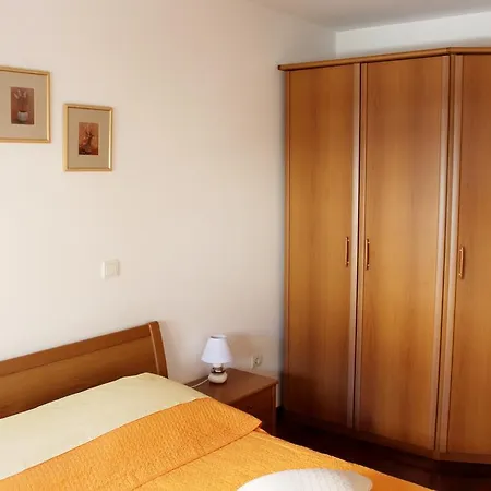 Apartment Beachfront Makarska