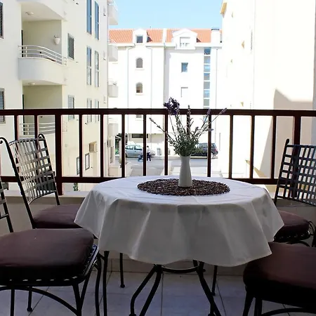 Апартаменти Beachfront